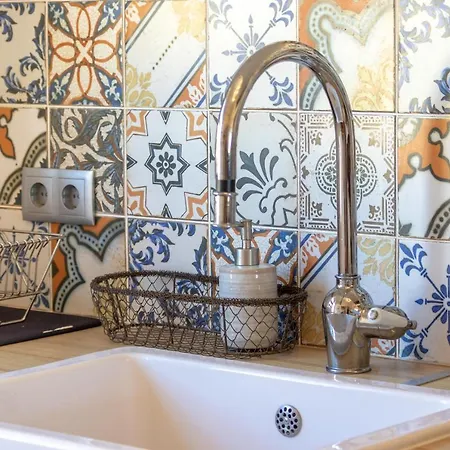 Hébergement de vacances Front Line Townhouse Nº6 In Ferragudo, Sea Views *